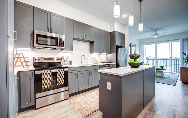 Settle into comfort at Lakeshore Pearl